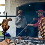 escapada-cerca-de-buenos-aires:-el-pueblo-rural-ideal-para-comer-un-asado-de-campo-y-desconectar