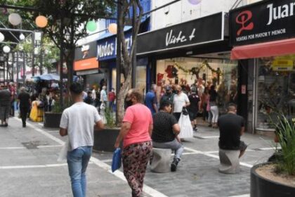 consumo-austero,-salarios-rezagados-y-provincias-en-alerta:-las-tensiones-detras-de-la-estabilizacion-economica