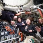a-406.000-km,-los-astronautas-de-artemis-ii-se-convierten-en-los-humanos-que-viajaron-mas-lejos-de-la-tierra