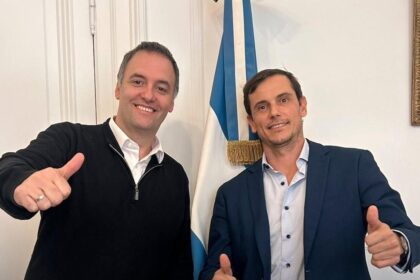 cada-vez-mas-complicado:-manuel-adorni-inicia-su-estrategia-judicial-para-presentarse-en-comodoro-py