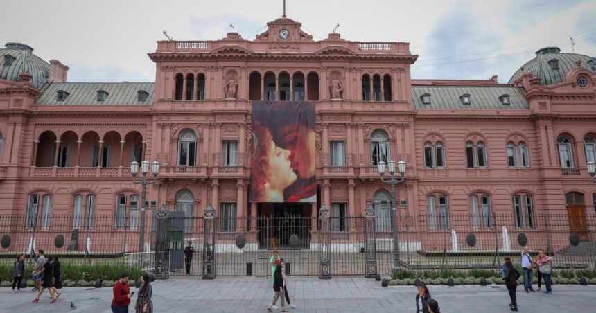 el-gobierno-prohibe-el-acceso-a-a-casa-rosada-y-diputados-de-acreditados-de-medios-que-publicaron-notas-de-la-supuesta-campana-rusa-contra-milei