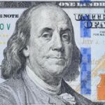 el-dolar-se-mantuvo-estable-a-pesar-de-la-volatilidad-global-y-cerro-en-$1.415