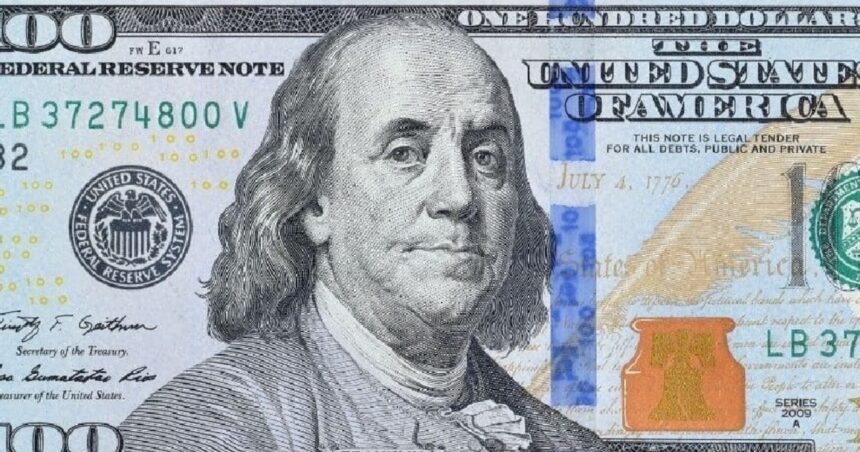 el-dolar-se-mantuvo-estable-a-pesar-de-la-volatilidad-global-y-cerro-en-$1.415