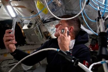 artemis-ii:-por-que-un-celular-se-convirtio-en-parte-del-equipamiento-de-la-mision-lunar