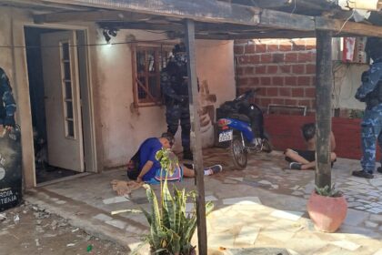 posadas-|-desbarataron-una-banda-de-delincuentes-con-frondoso-prontuario-y-secuestraron-bienes-robados-y-un-arma