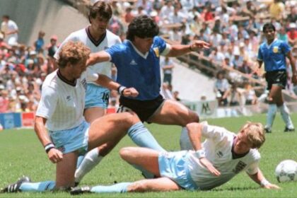 mexico-86:-el-simbolismo-de-los-dos-goles-de-maradona-ante-inglaterra