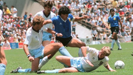 mexico-86:-el-simbolismo-de-los-dos-goles-de-maradona-ante-inglaterra