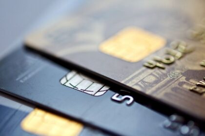 el-consumo-sumo-10-caidas-consecutivas-en-febrero-y-crece-el-uso-de-tarjetas-de-credito-para-pagar-gastos-basicos