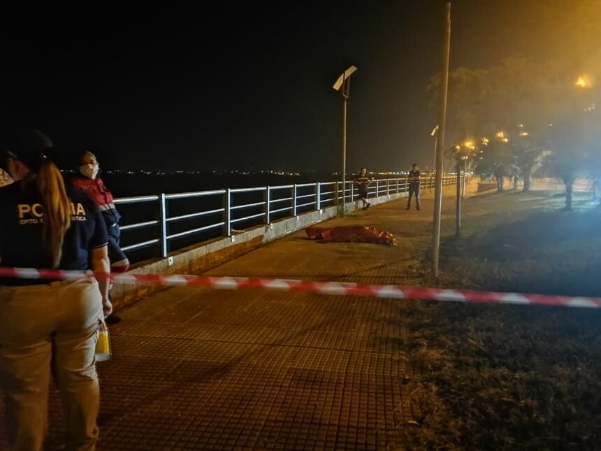 encarnacion-|-hallaron-a-un-hombre-sin-vida-en-la-costa-del-rio-parana:-el-fallecido-tenia-antecedentes-penales