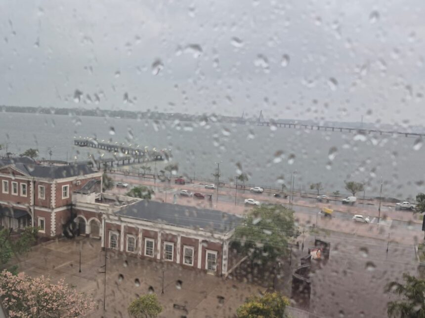 posadas-registro-mas-de-20-milimetros-de-lluvia-desde-la-madrugada-y-defensa-civil-mantiene-monitoreo-por-tormentas