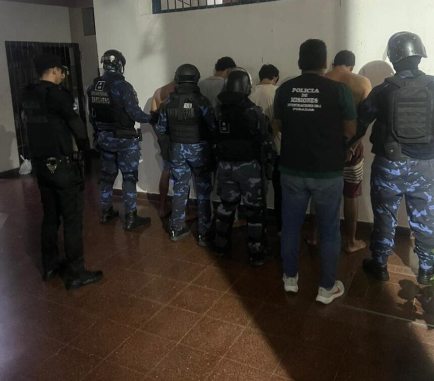 simularon-ser-policias-federales-para-asaltar-a-un-joven-con-arma-de-fuego:-cuatro-detenidos-tras-un-allanamiento-en-posadas