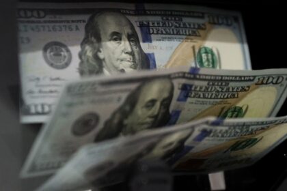 dolar-hoy-y-dolar-blue,-en-vivo:-a-cuanto-cotiza-el-oficial-y-cual-es-el-precio-del-paralelo-este-martes-7-de-abril,-minuto-a-minuto