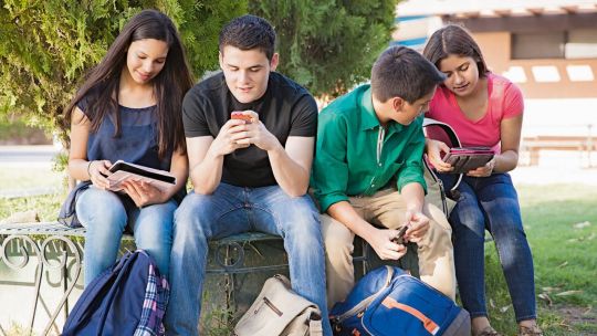 encuesta:-altos-niveles-de-alarma-por-el-uso-de-internet-en-ninos-y-adolescentes-en-la-argentina