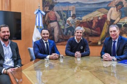 el-gobernador-de-corrientes-en-casa-rosada:-gestiones-con-santilli-y-caputo-por-obras-clave-para-la-provincia