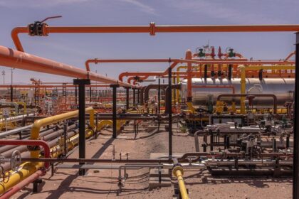 vaca-muerta-impulsa-un-boom-de-deuda-“buena”:-empresas-que-operan-en-argentina-buscan-financiar-inversiones-record-en-dolares