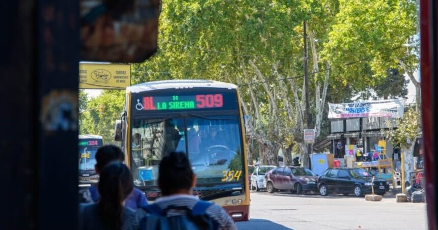 subsidios,-deuda-millonaria,-gasoil-y-menos-pasajeros:-el-detras-de-escena-del-conflicto-entre-los-colectivos-y-el-gobierno