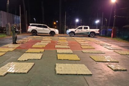 operativo-en-puerto-piray:-frustran-traslado-de-mas-de-una-tonelada-de-droga-y-hallan-vehiculo-con-pedido-de-secuestro