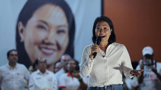 elecciones-en-peru:-keiko-fujimori-lidera-las-encuestas,-seguida-por-otros-dos-candidatos-de-derecha