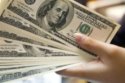 el-dolar-blue-cerro-en-baja-este-martes-7-de-abril-y-el-banco-central-compro-dolares