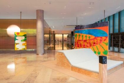 reversodoble-en-fundacion-santander:-una-exposicion-que-invita-a-pensar-las-identidades-y-cambiar-de-perspectiva