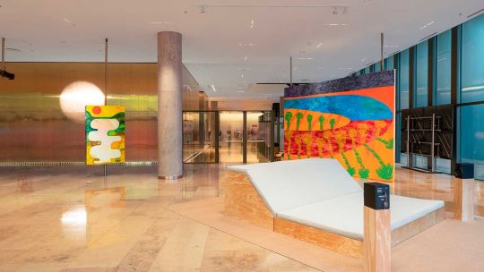 reversodoble-en-fundacion-santander:-una-exposicion-que-invita-a-pensar-las-identidades-y-cambiar-de-perspectiva
