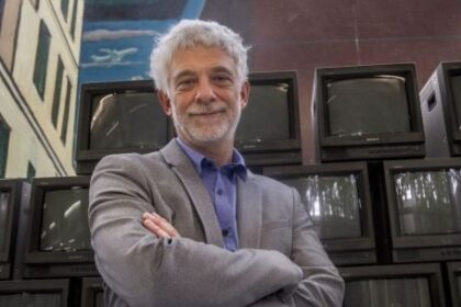 en-“qr!”,-claudio-martinez-advirtio:-“si-la-inteligencia-artificial-captura-la-conversacion,-se-termino-la-democracia”