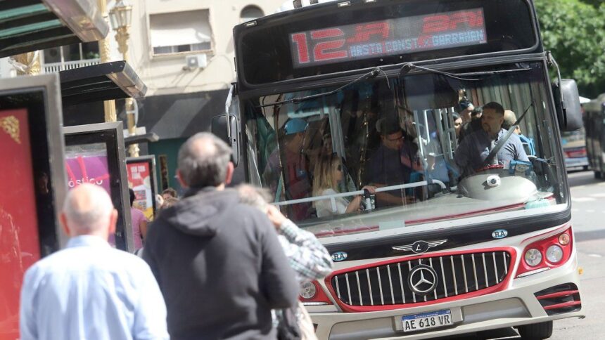 el-transporte-suma-presion-al-bolsillo:-el-costo-por-movilidad-ya-representa-el-47%-de-la-canasta-de-servicios-de-una-familia