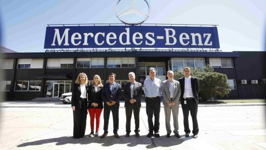 fernando-espinoza:-“el-pais-va-a-salir-adelante-con-mas-educacion-y-generacion-de-trabajo”