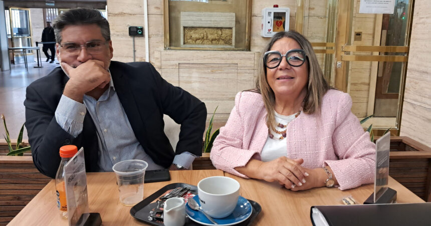 la-escribana-de-manuel-adorni-ya-esta-en-comodoro-py-y-se-prepara-para-declarar-por-los-bienes-del-jefe-de-gabinete