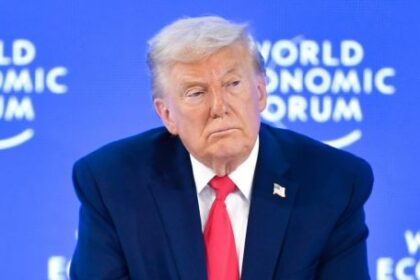 donald-trump-enloquecio-al-mundo-al-divino-boton