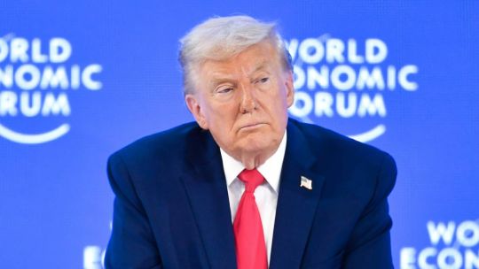 donald-trump-enloquecio-al-mundo-al-divino-boton