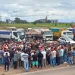 en-plena-cosecha,-transportistas-protestan-a-la-vera-de-las-rutas-en-reclamo-de-la-actualizacion-de-la-tarifa-de-carga-granos