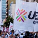 uepc-capital-marcha-con-antorchas-en-cordoba-en-medio-del-conflicto-salarial-docente
