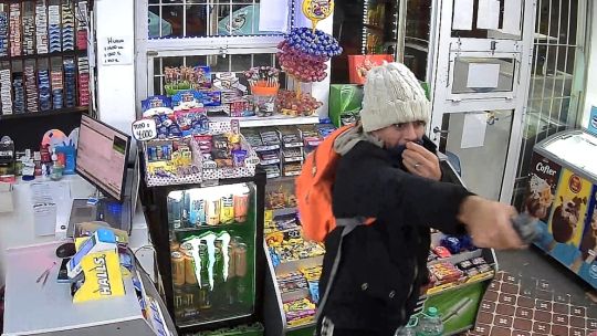robo-a-mano-armada-en-un-kiosco:-el-llanto-de-una-nena-y-una-fuga-por-los-techos-terminaron-con-un-detenido