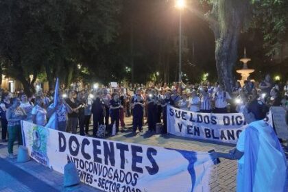 ajuste-y-malestar-en-corrientes:-docentes-autoconvocados-vuelven-a-las-calles-contra-el-aumento-del-6%