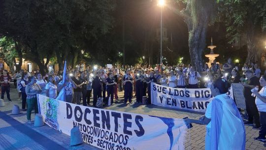 ajuste-y-malestar-en-corrientes:-docentes-autoconvocados-vuelven-a-las-calles-contra-el-aumento-del-6%