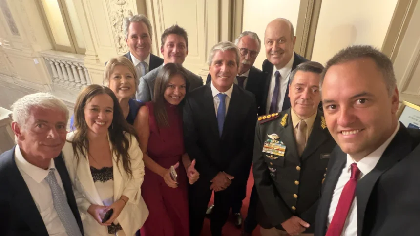 aumento-para-la-politica-|-ministros-y-secretarios-de-milei-duplicaron-su-sueldo-y-cobraran-mas-de-8-millones-de-pesos:-los-detalles-del-decreto
