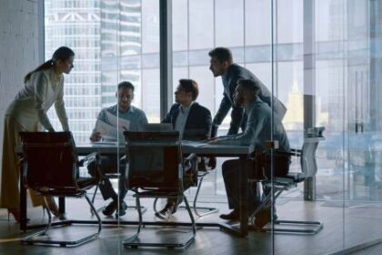 crisis-del-primer-empleo:-como-la-tecnologia-redefine-el-acceso-laboral-de-los-jovenes