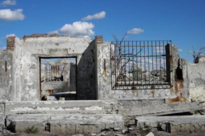 el-renacimiento-de-villa-epecuen:-cronica-del-pueblo-bonaerense-que-emergio-de-las-profundidades
