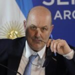 show-de-chicanas-y-cruces-fuertes-entre-sturzenegger-y-los-k-en-el-senado