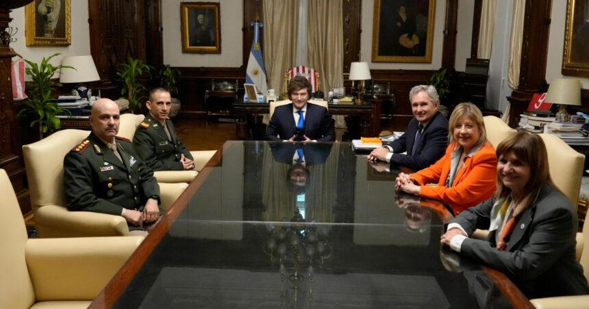 javier-milei-recibio-en-la-casa-rosada-a-nahuel-gallo,-el-gendarme-que-paso-448-dias-detenido-por-el-regimen-de-maduro-en-venezuela