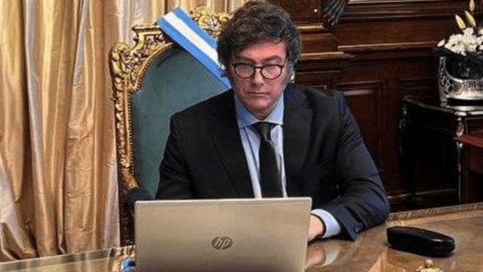 la-caida-de-milei-suma-una-senal-clave:-crece-la-percepcion-de-que-el-pais-va-en-la-direccion-incorrecta