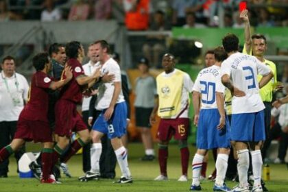 la-batalla-de-nuremberg:-el-record-de-16-amarillas-y-4-rojas-que-marco-el-mundial-2006