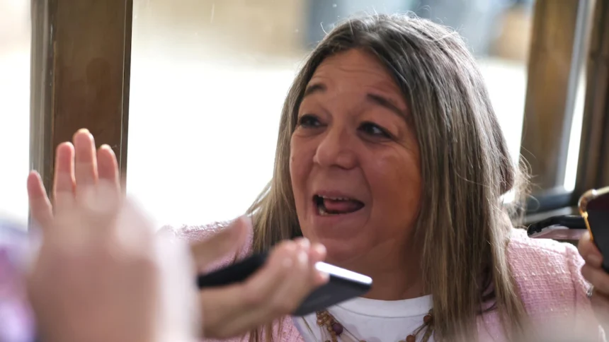 causa-por-enriquecimiento-ilicito-|-la-escribana-de-adorni-volvio-a-comodoro-py-y-amplio-su-declaracion-sobre-los-prestamos-que-recibio-el-funcionario