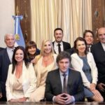 fuerte-aumento-en-el-gabinete:-los-sueldos-crecieron-mas-del-120%-en-cinco-meses