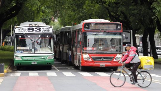 paro-de-colectivos:-el-gobierno-se-vio-obligado-a-resolver-el-conflicto-con-las-camaras-de-transporte