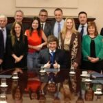 from-chainsaw-to-pay-rise:-argentina’s-ministers-cash-in-despite-milei-austerity-drive