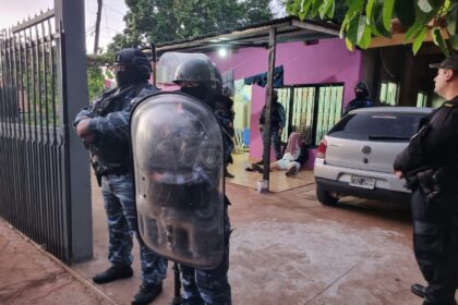 amenazaron-con-quemarle-la-casa-si-no-pagaba-la-deuda-de-su-hijo:-allanamiento-y-un-detenido-en-posadas