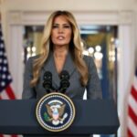 melania-trump-impacto-al-criticar-duramente-las-“mentiras”-que-la-vinculan-con-epstein