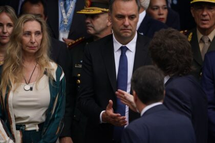 javier-milei-y-sus-medidas,-en-vivo:-mientras-la-justicia-avanza-sobre-adorni,-el-gobierno-planifica-un-acto-del-jefe-de-gabinete-junto-a-karina-milei